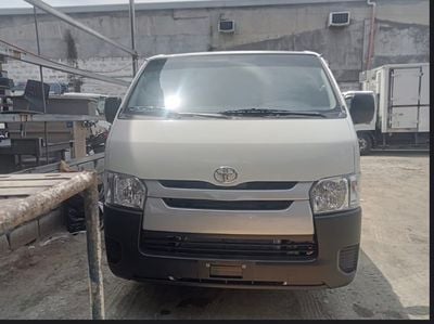 تويوتا هاياس 2026 TOYOTA HIACE VAN CARGO 3.0L DIESEL  5MT