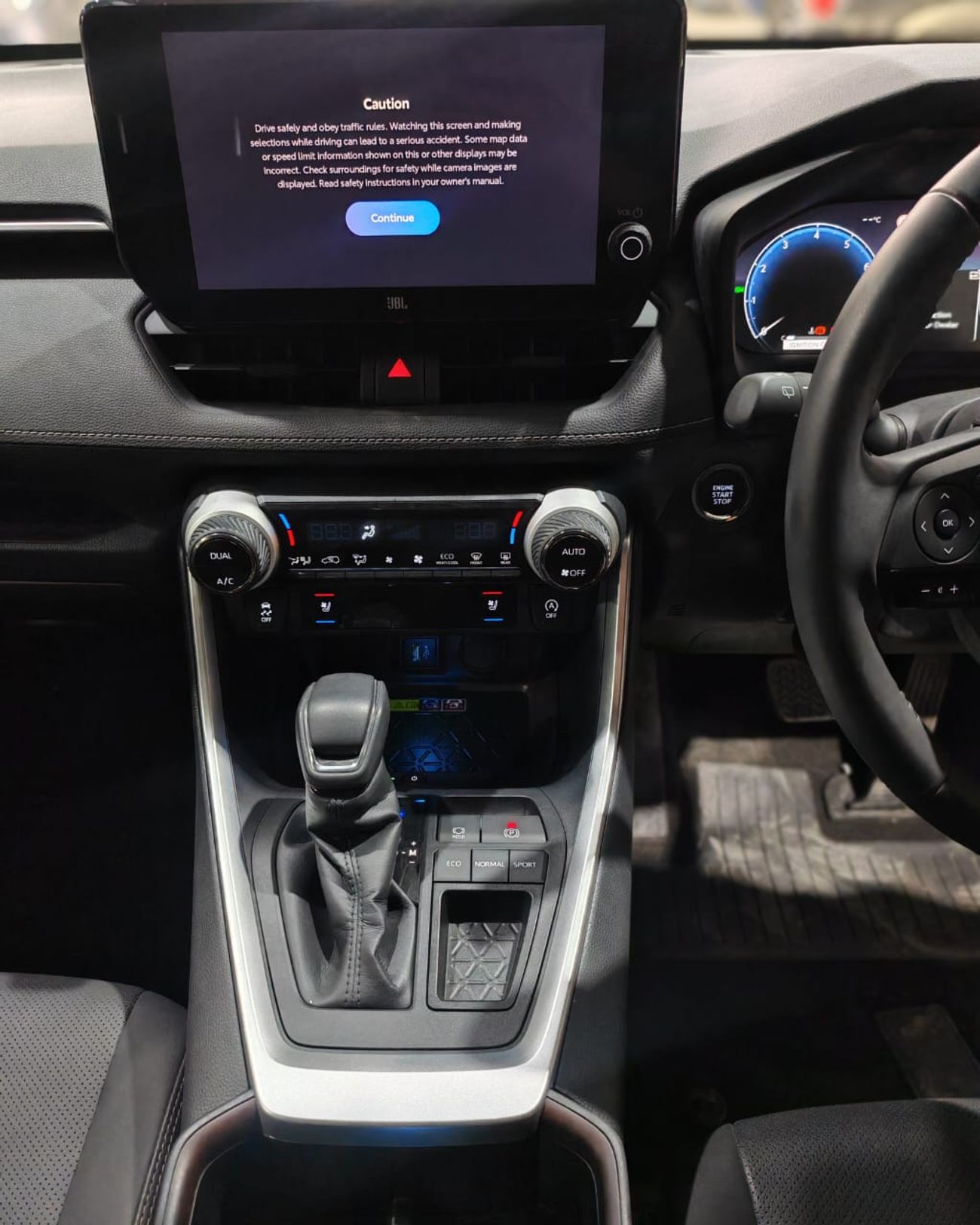 تويوتا راف ٤ 2.5L (2WD) VX