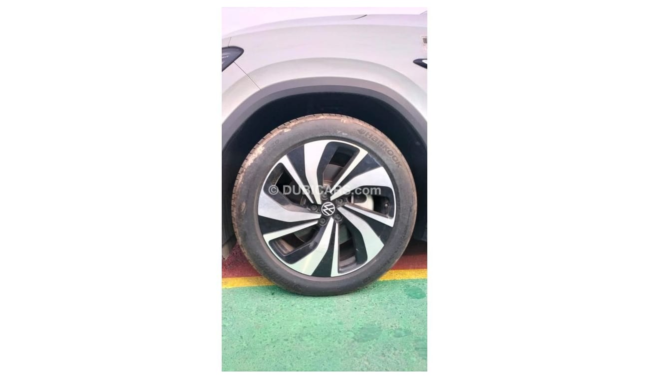 فولكس واجن ID.6 Volkswagen ID,6 pure cross