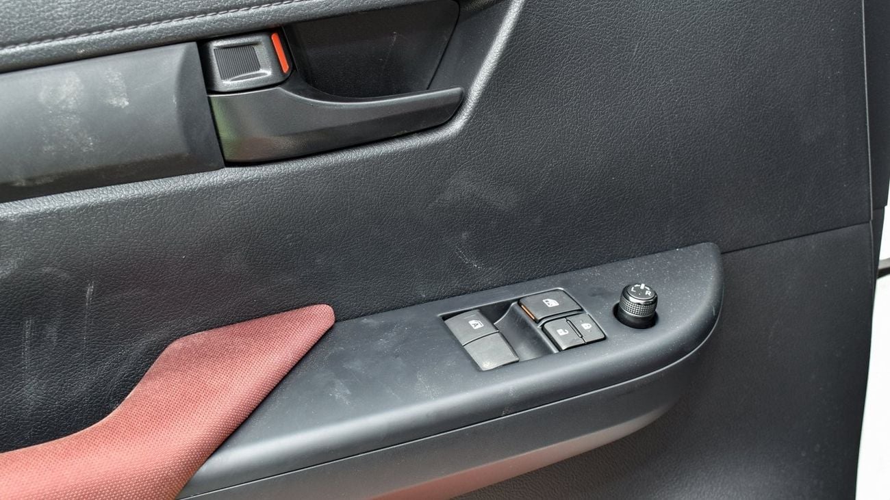 Toyota Hilux 2.7L Single Cabin M/T 4WD