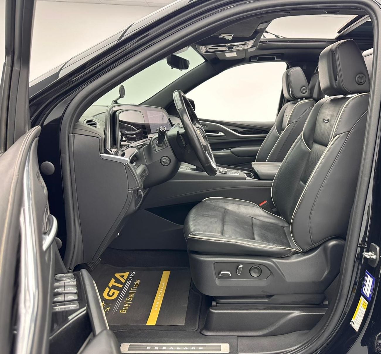 Cadillac Escalade 2023 Cadillac Escalade ESV, 1 Year Warranty Unlimited Km, Cadillac Full Service History, GCC