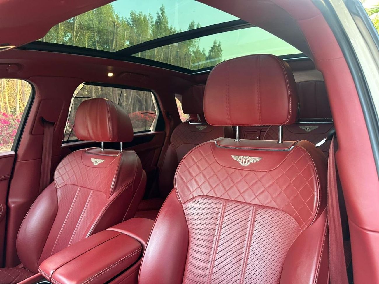 Bentley Bentayga Bentayga 4.0T 2017 Bentley Bentayga W12 Twin Turbo - GCC Spec