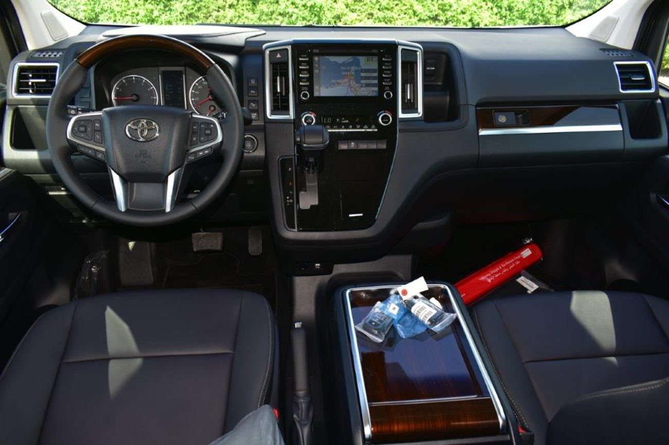 تويوتا جرافينا Premier