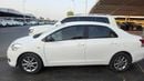 Toyota Yaris BASE