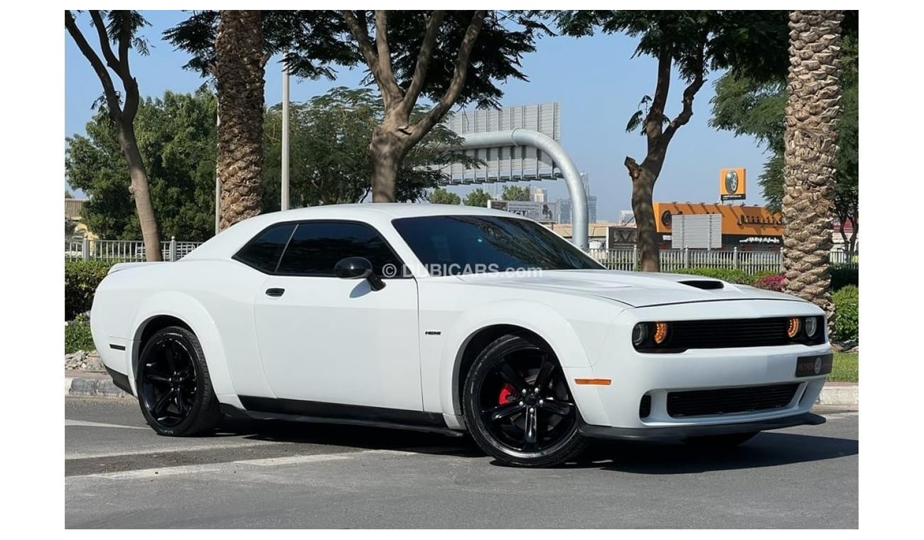 Dodge Challenger R/T DODGE CHALLENGER RT 2018 IN PERFECT CONDITION