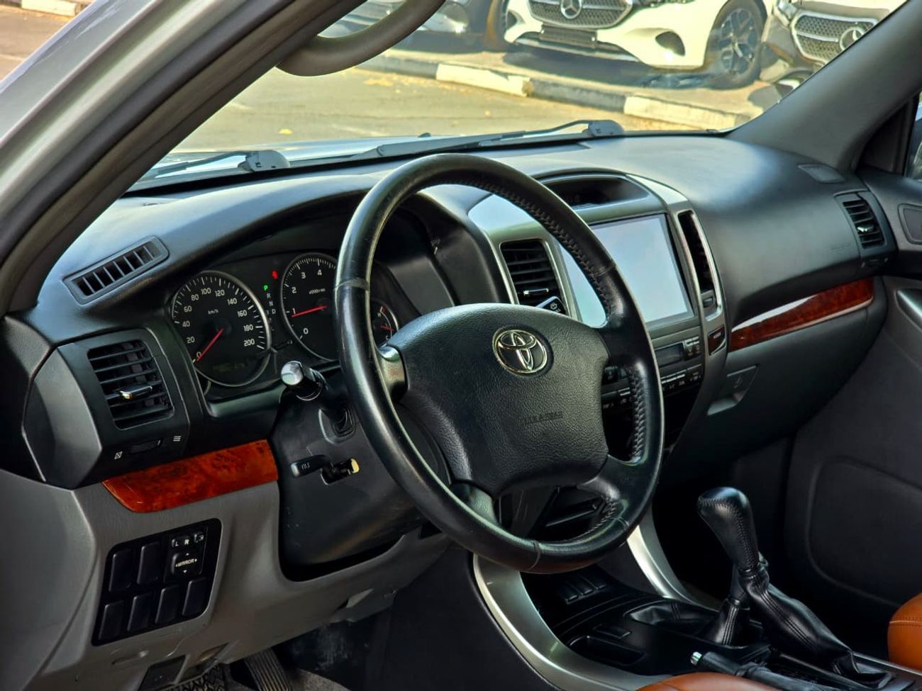 تويوتا برادو TOYOTA PRADO GX 2.7 SILVER INSIDE TAN