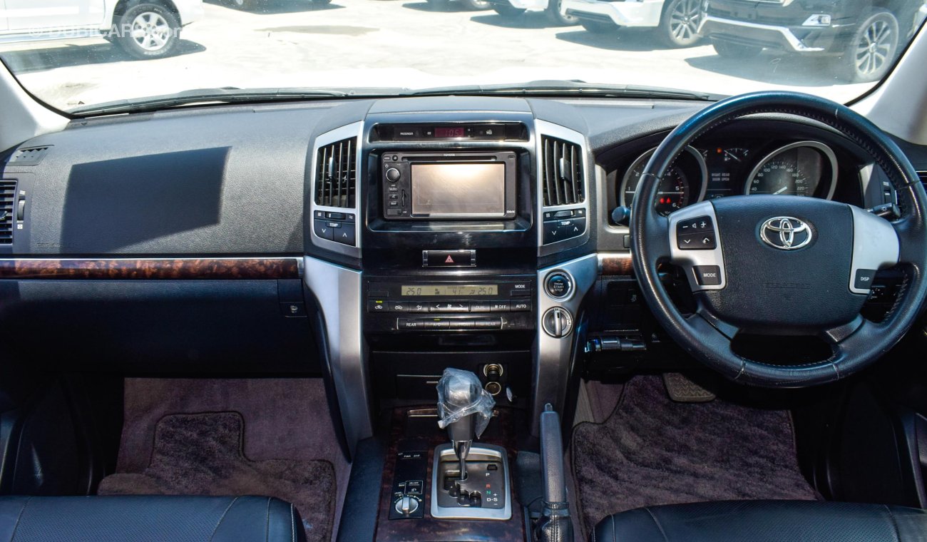 Toyota Land Cruiser VX With 2019 Model Facelift