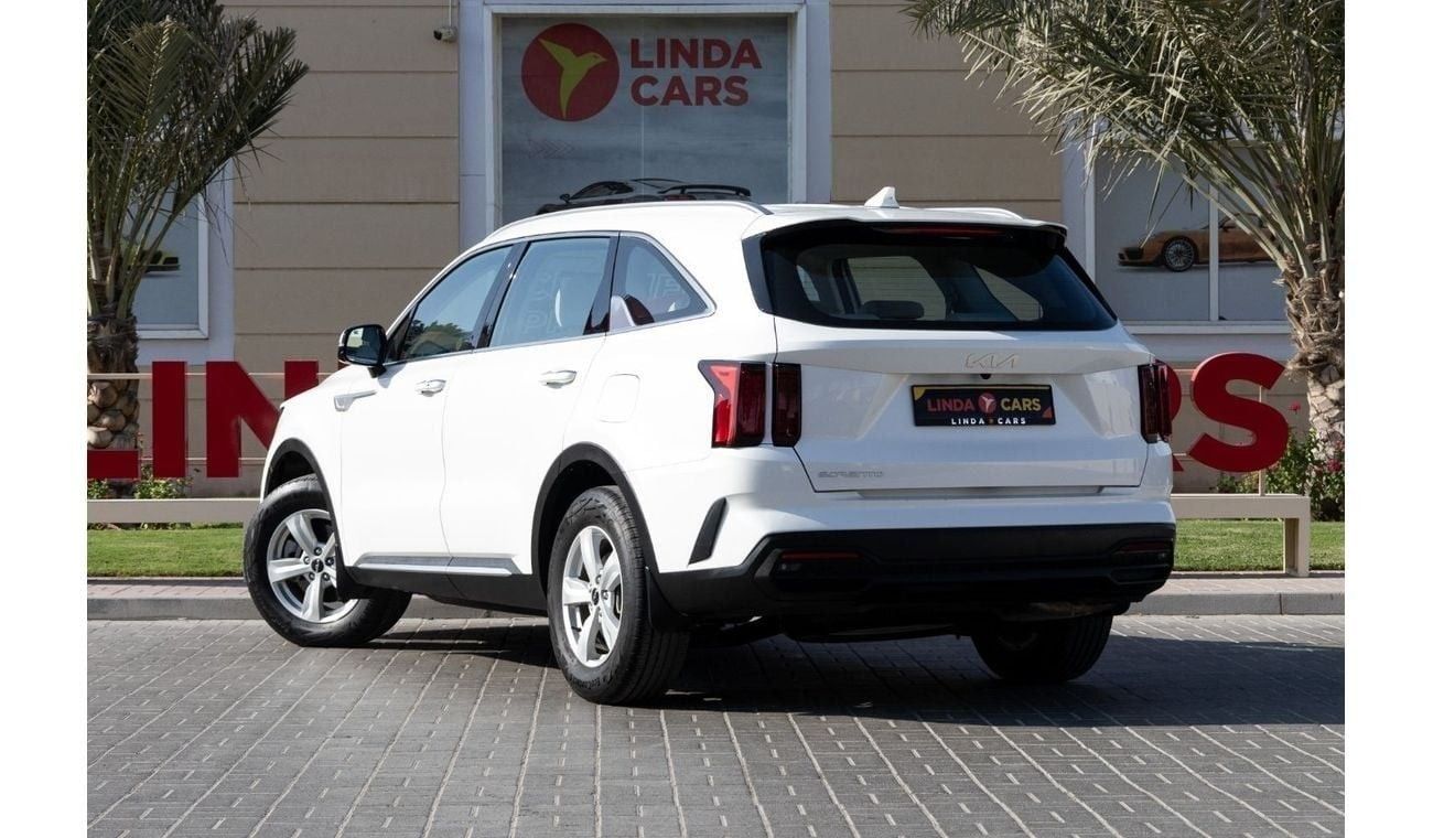Kia Sorento Base 2.4L FWD Kia Sorento 2023 GCC under Agency Warranty with Flexible Down-Payment.