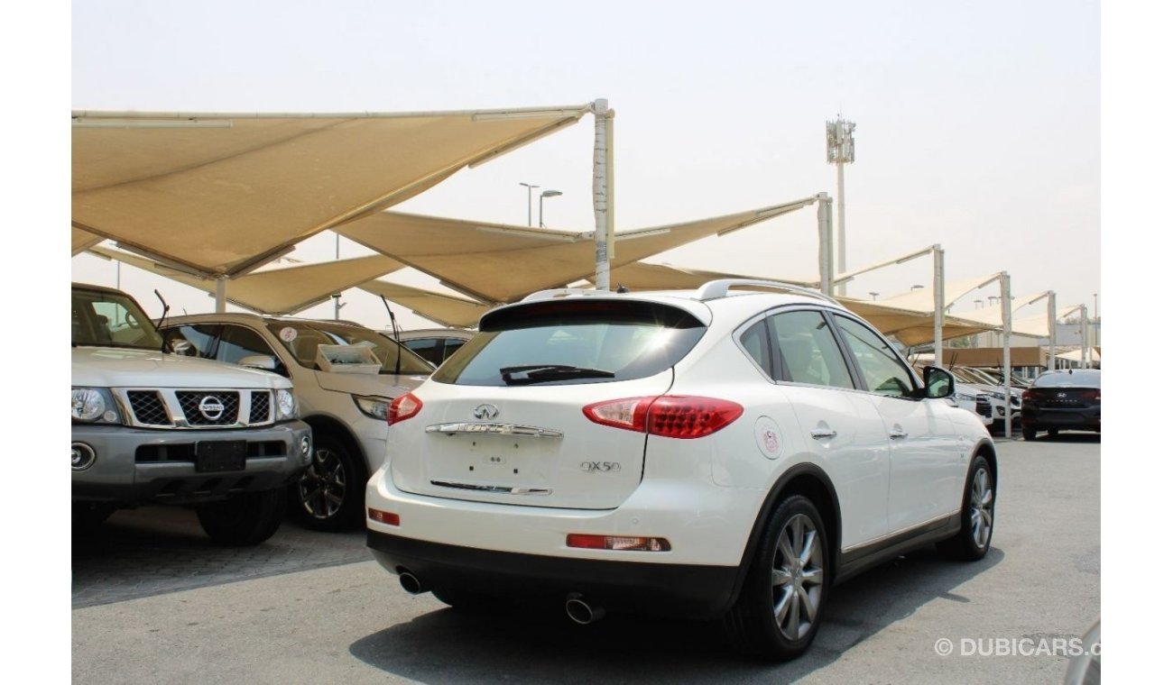 Infiniti QX50 Luxury Sport ACCIDENTS FREE -GCC-  CAR IS IN PERFECT CONDITION  INSIDE AND OUTSIDE