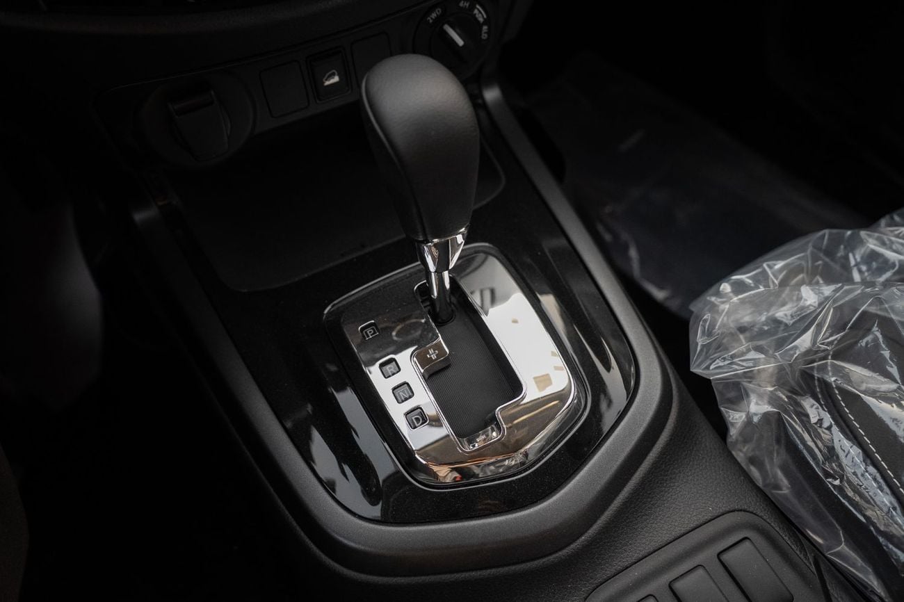 Nissan Navara PRO-4X Off-Road | 2.5L Diesel 4WD A/T (Only For Export)