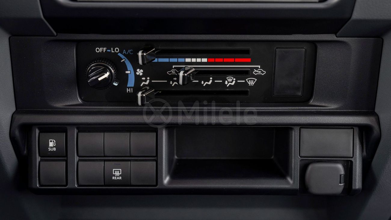 Toyota Land Cruiser 70 LC 78 HARDTOP 4.0L MT