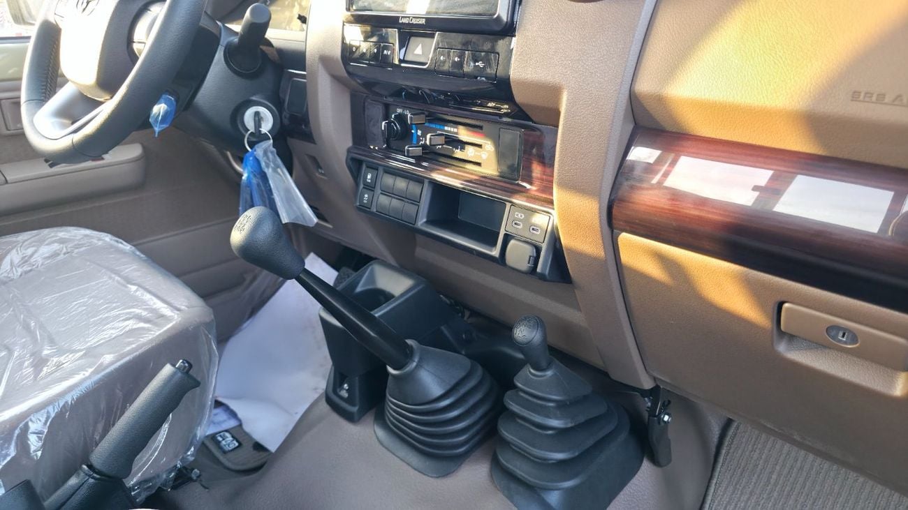 تويوتا لاند كروزر بيك آب Toyota LC79 LX - 4.0L - V6 - 4WD - 40th Anniversary Edition - 2025 - GCC (Export)
