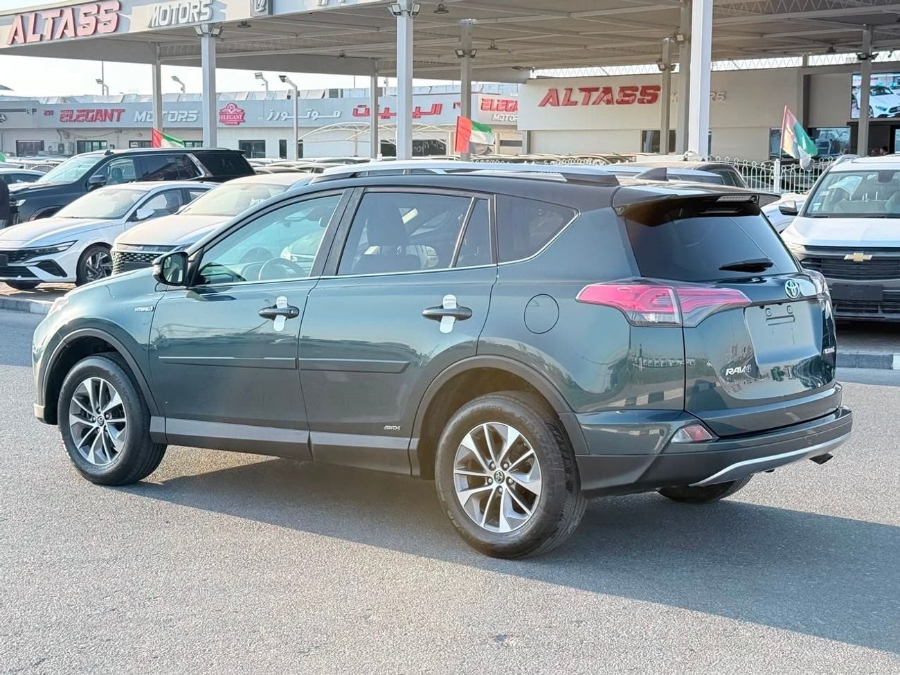 Toyota RAV4 2018 model LE hybrid