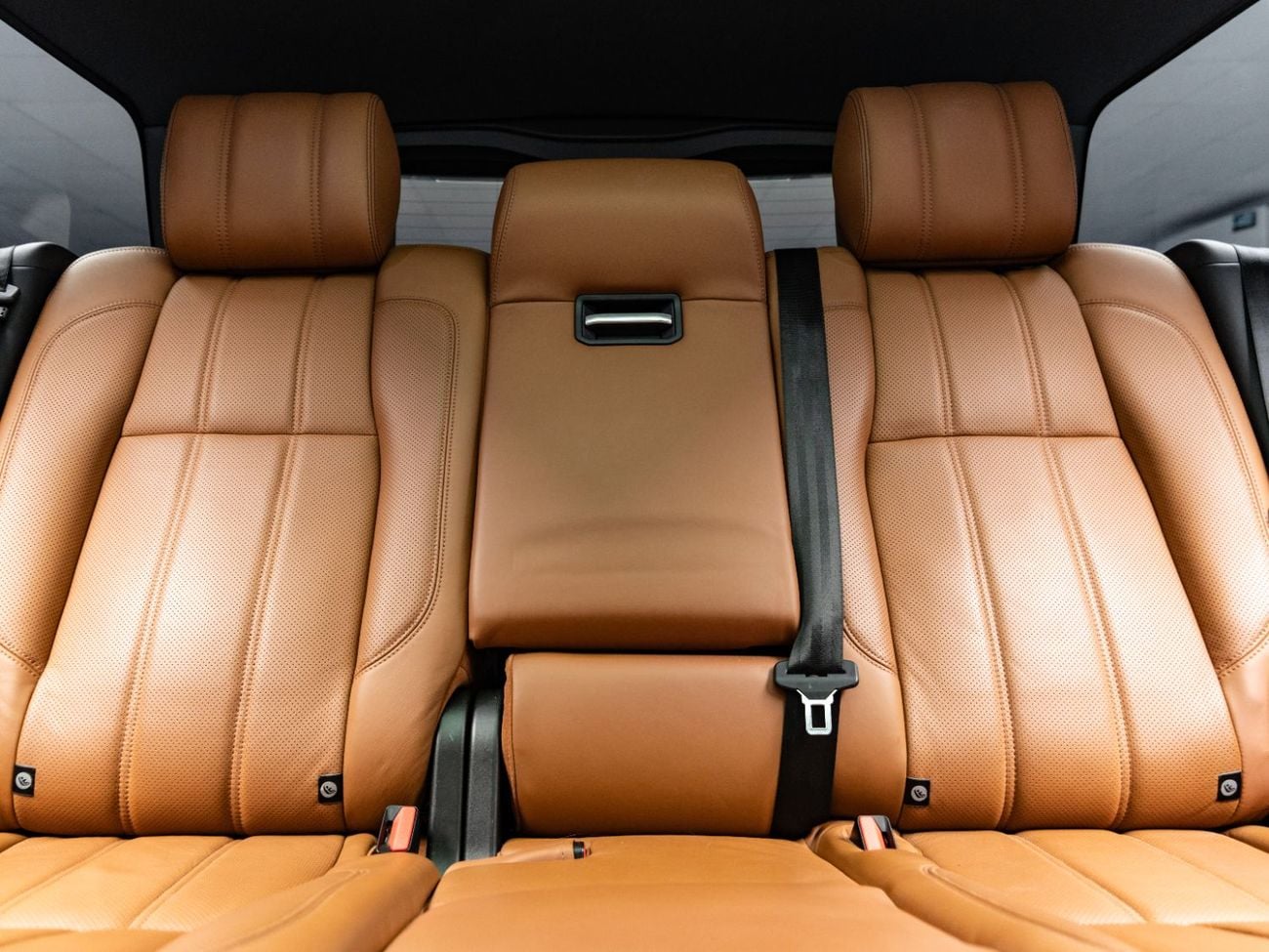Land Rover Range Rover VOGUE SE BUY NOW, PAY 2027 | THE BLACKLINE STANDARD | 12 Month Blackline Warranty, GCC