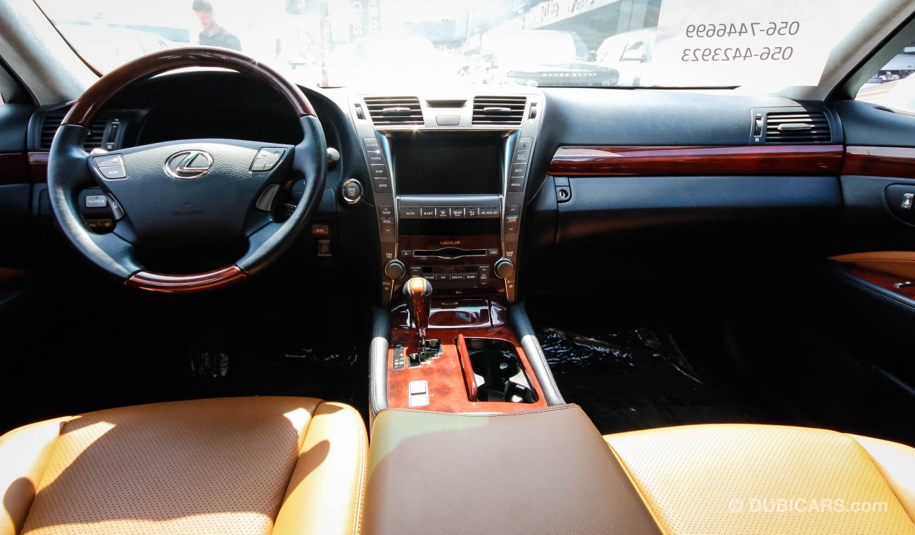 Lexus LS460