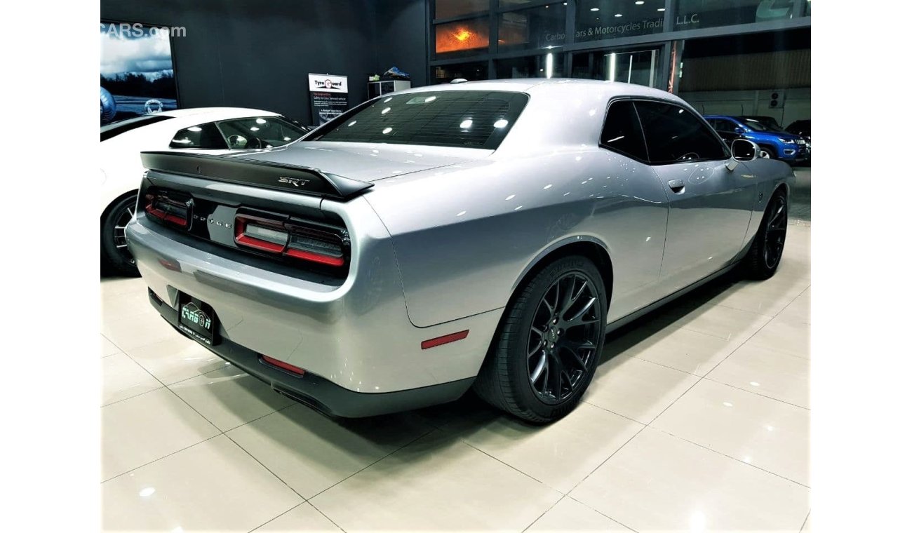 دودج تشالينجر CHALLENGER HELLCAT 707HP IN AMAZING CONDITION FULL SERVICE HISTORY AND FREE SERVICE CONTRACT 100K KM