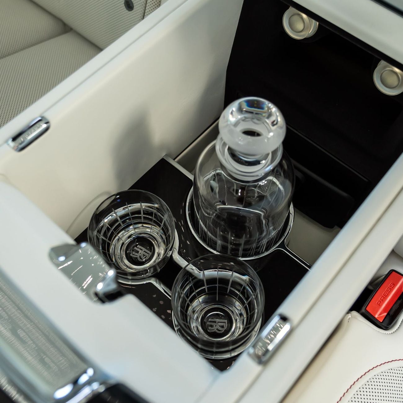 Rolls-Royce Cullinan 2025 ROLLS ROYCE CULLINAN BLACK BADGE ( BRAND NEW )