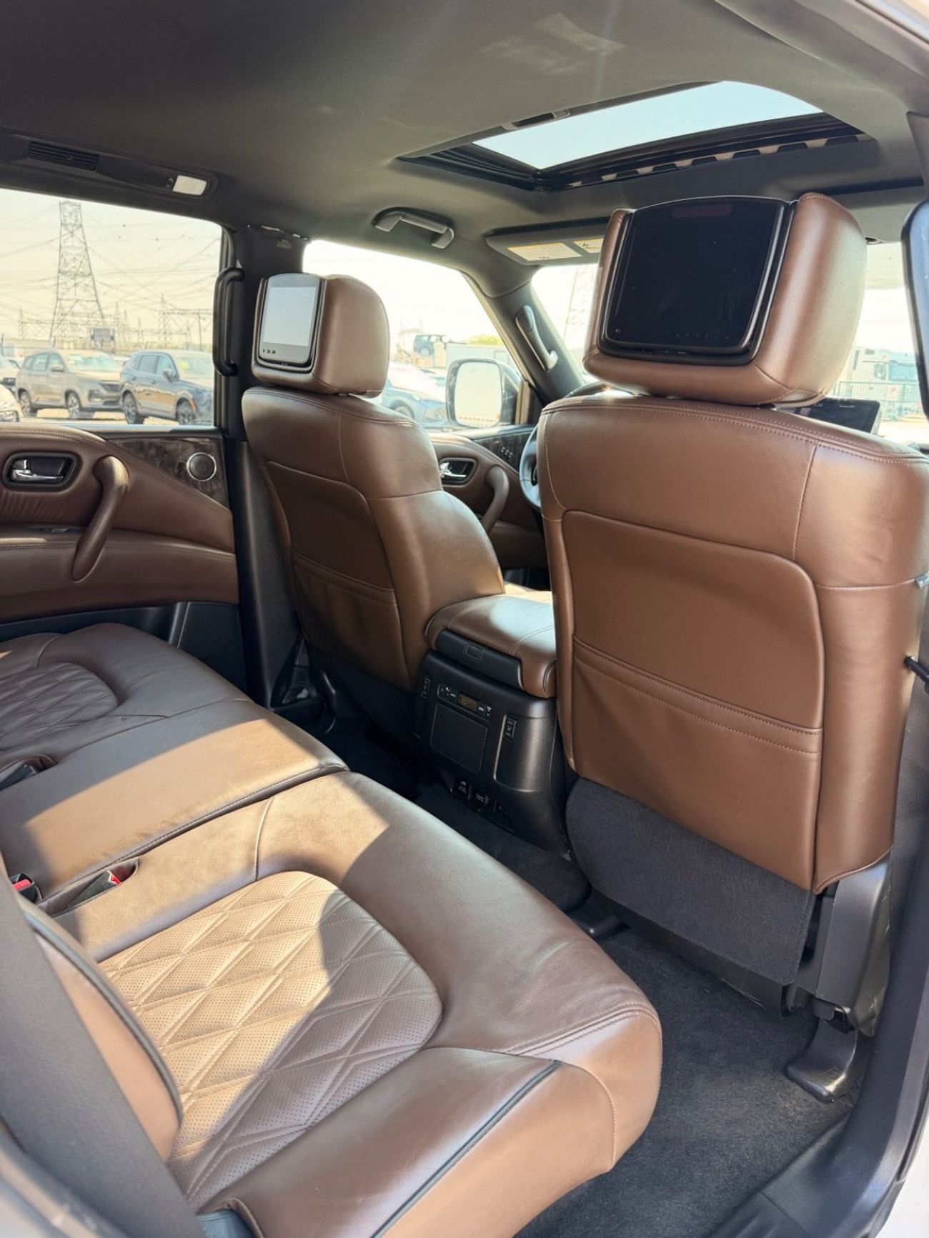 Nissan Armada Platinum 5.6L  | sunroof, 360 camera, VIP seats full option