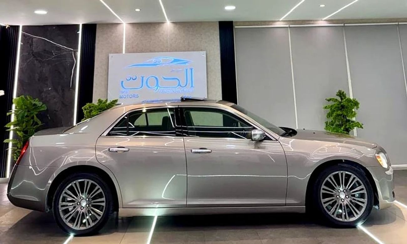 كرايسلر 300C Limited 3.6L || GCC || SPACIOUS AND DEPENDABLE || GREAT || EXCELLENT PERFORMANCE || COMFORT