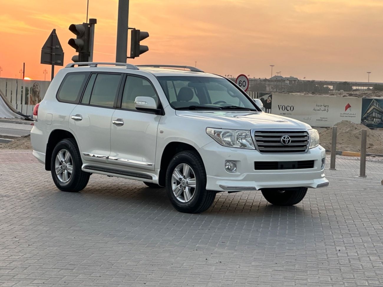 Toyota Land Cruiser MODEL 2010 GCC CAR PERFECT CONDITION INSIDE AND OUTSIDE FULL OPTION SUN ROOF LEATHER SEATS