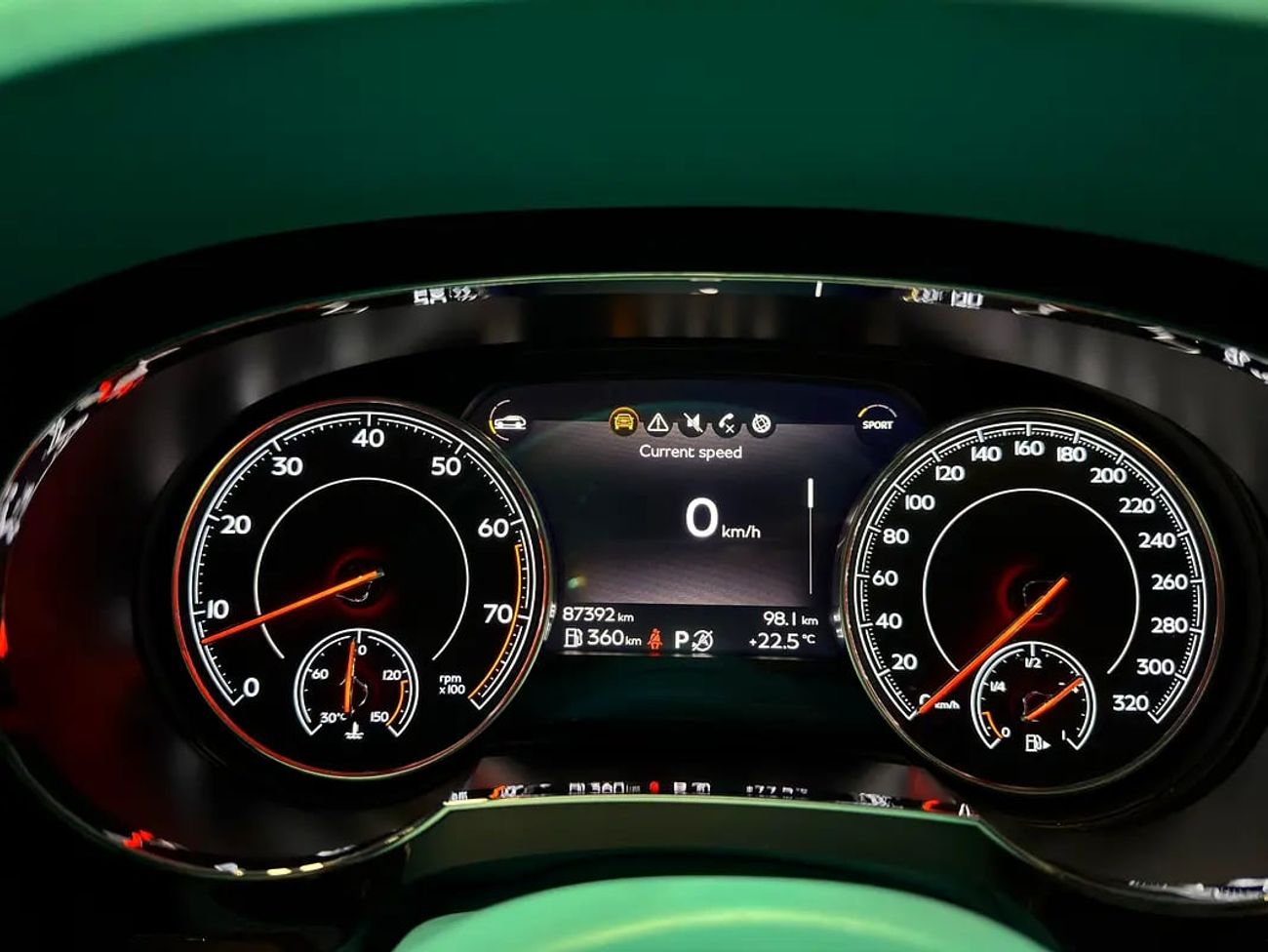 Bentley Bentayga ORIGINAL MANSORY | W12 | FULL SERVICE HISTORY | VIP SEATS