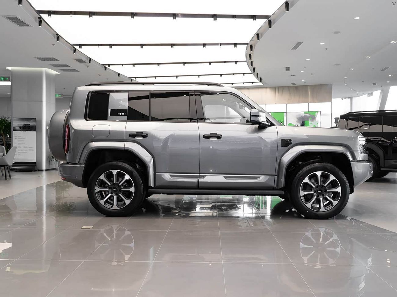 بي واي دي ليوبارد 5 ULTRA EDITION | 20-inch Rims | 2025 | Ready Stock Limited QTY | For Local Registration +10%