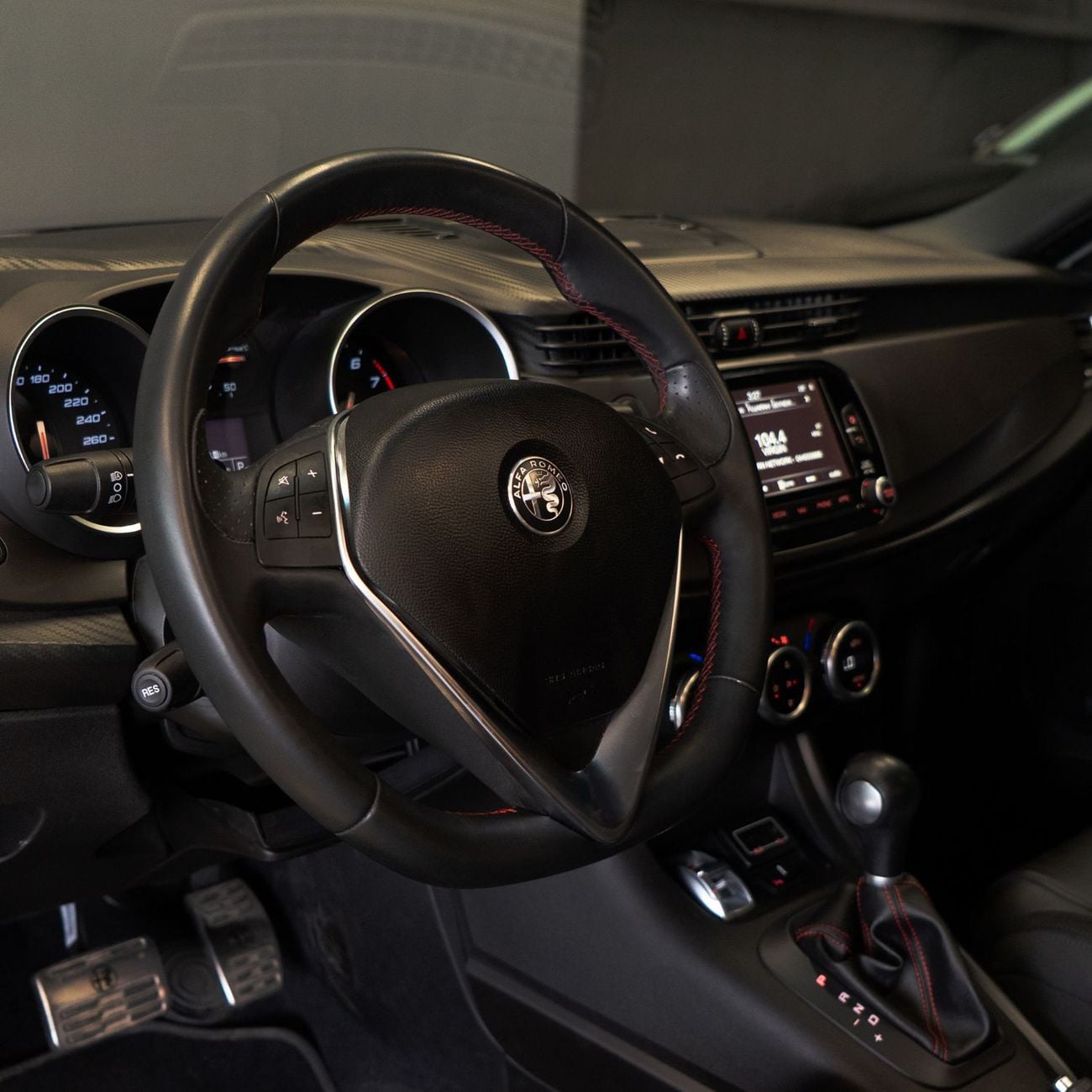 ألفا روميو جوليتا AED 861 P.M • 0% Downpayment • Alfa Romeo Giulietta Veloce • 1 Year Warranty