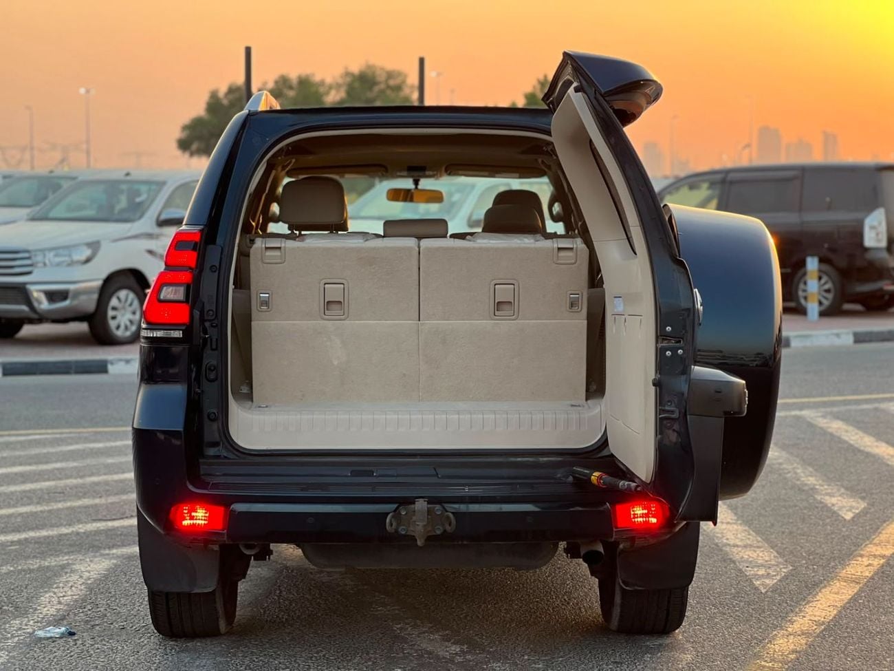 تويوتا برادو 2022 Toyota Prado TXL Full Option 4.0L V6 - AWD 4x4 - Electric Seat - Rear CAM & Sensors - Cool Box