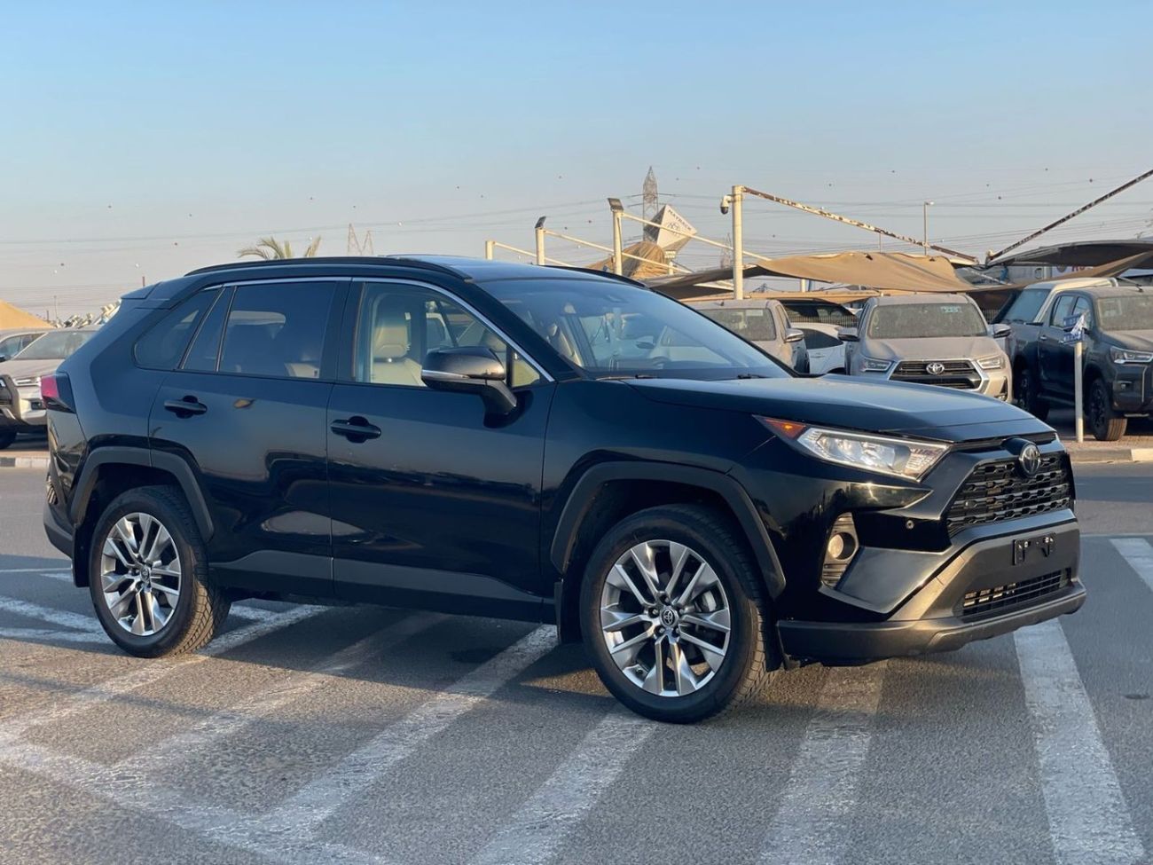 Toyota RAV4 2020 Toyota Rav4 Limited Edition XLE Premium Full Option - Full Sensors & Radar - Trunk Auto - Rear 