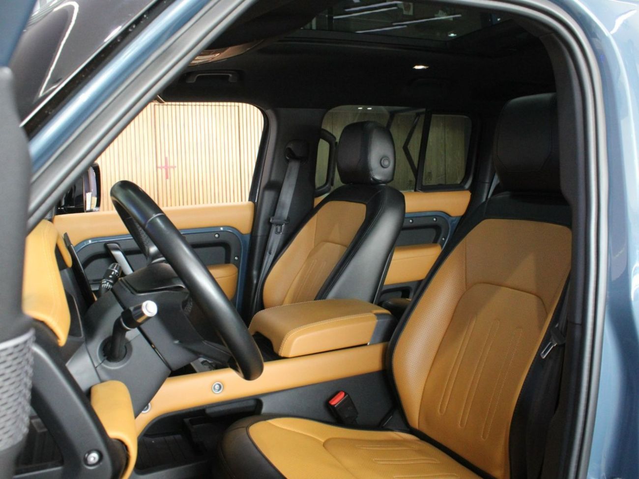 Land Rover Defender 2022 - Land Rover Defender | V6 | GCC specs