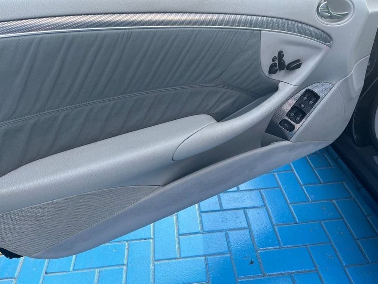 مرسيدس بنز CLK 320