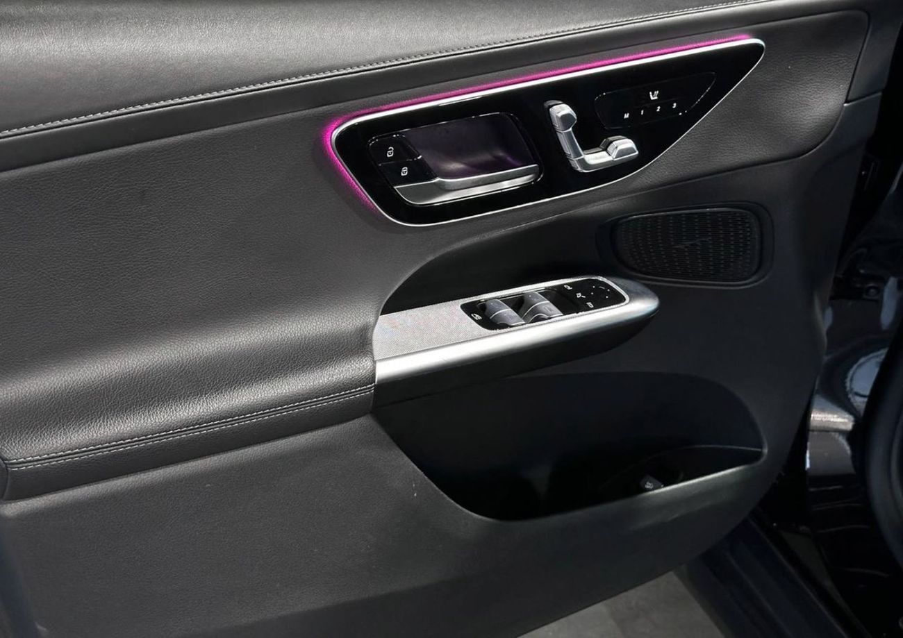 Mercedes-Benz GLC 300 clean title - no accident no painting