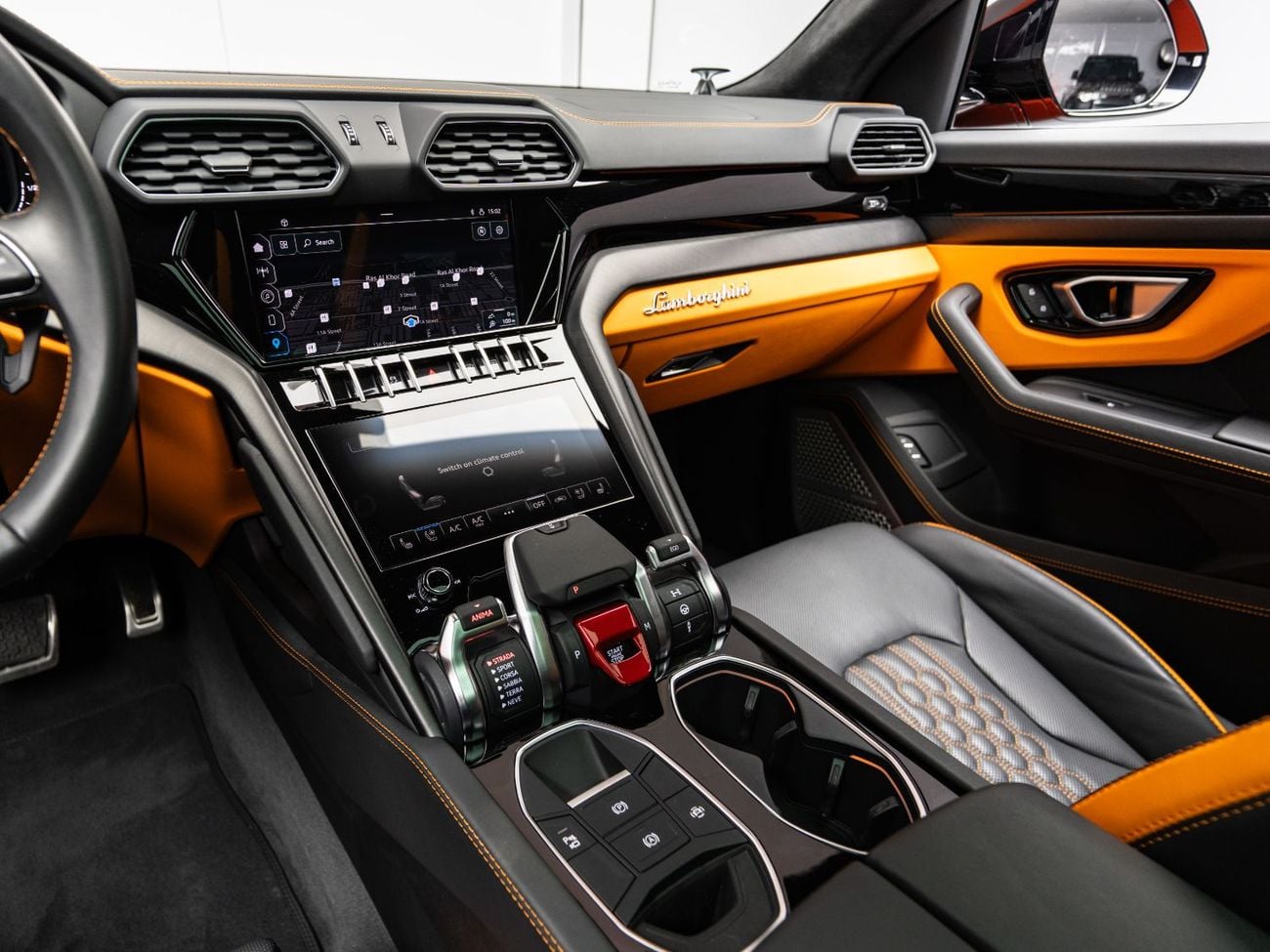 لامبورغيني اوروس S BUY NOW, PAY 2027 | THE BLACKLINE STANDARD | 1 Year Blackline Warranty, GCC, Low KMs