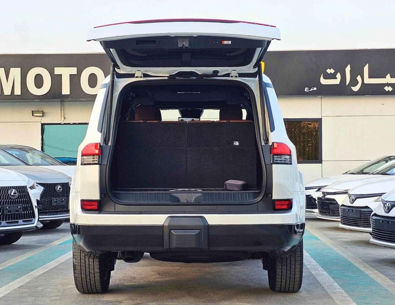 Lexus GX550 LUXURY/3.5L V6 4WD PETROL/FULL OPTION/ 14" TOUCHSCREEN DISPLAY, PANORAMIC ROOF, FRONT & REAR CAMERAS