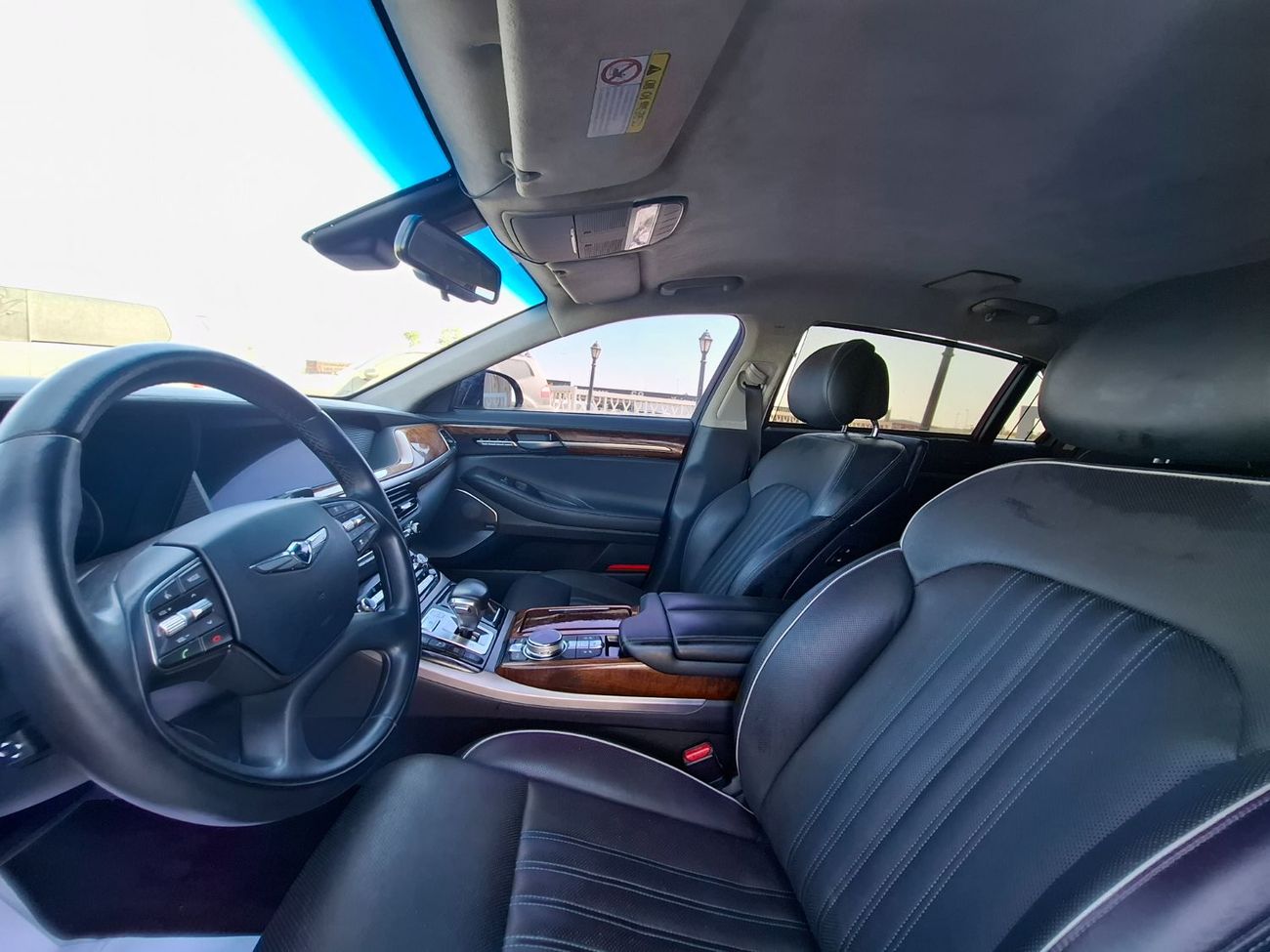 Genesis G90 Royal 5.0L (410 HP)