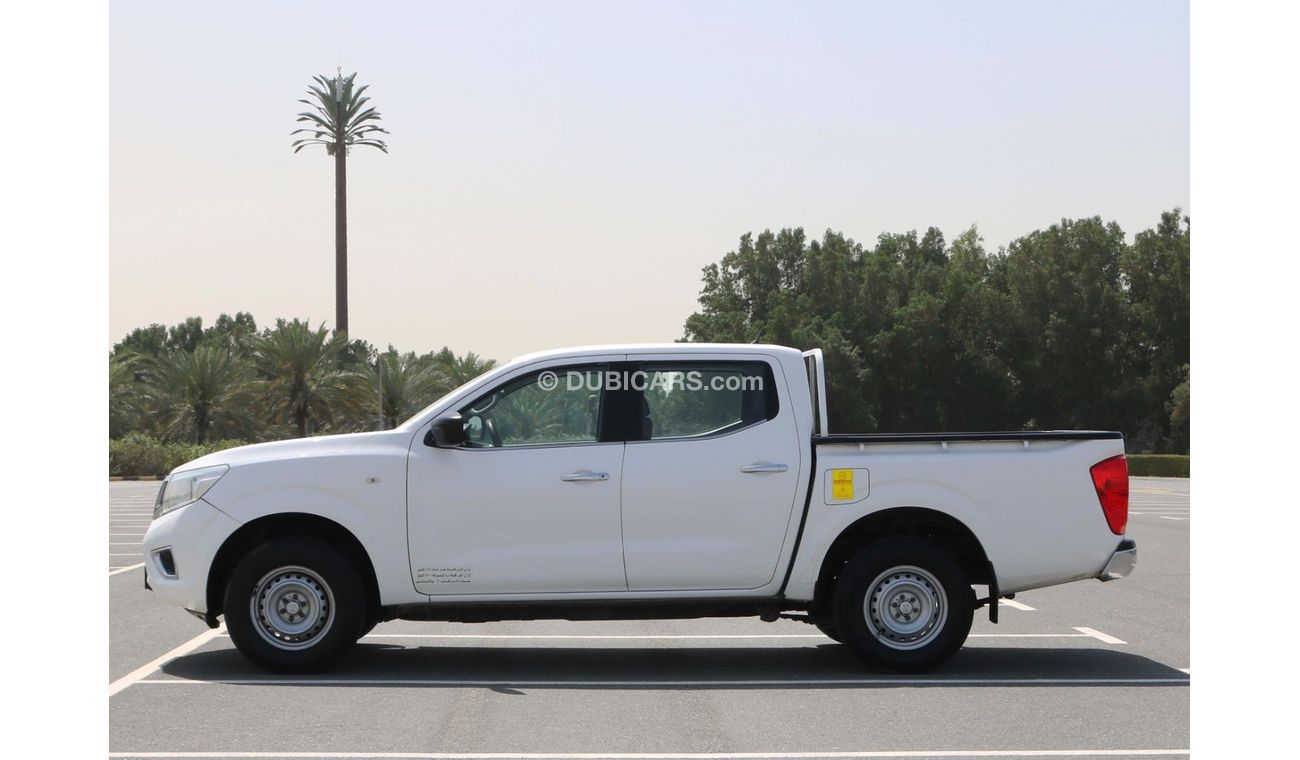 Nissan Navara 2019 | SE | 4X4 PETROL | DOUBLE CABIN | WITH GCC SPECS AND EXCELLENT CONDITION