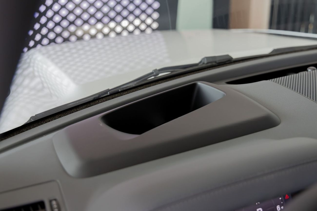 Land Rover Defender Land Rover Defender X-Dynamic HSE P400 - 2026 - GCC (Export)