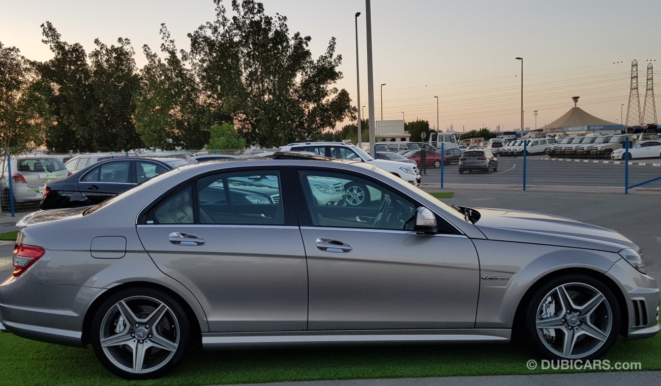 Mercedes-Benz C 63 AMG Japan imported - Very clean car free accident 57000 km only