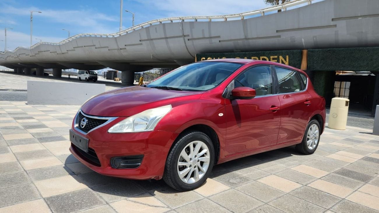 Nissan Tiida SV