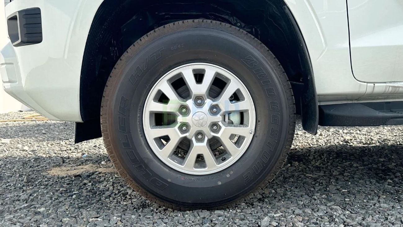 ميتسوبيشي L200 Mitsubishi L200 2.4L GLX New Face DC 4WD 5MT MY-2024