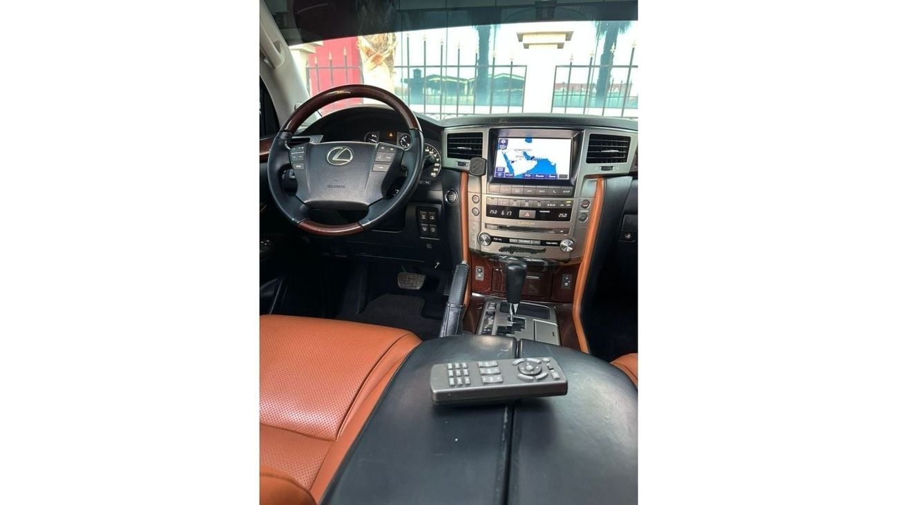 لكزس LX 570 بلاتينوم لكزس LX 570 s خليجية 2013
