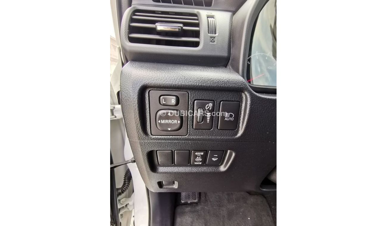 Toyota 4Runner Toyota 4Runner - 2022- White