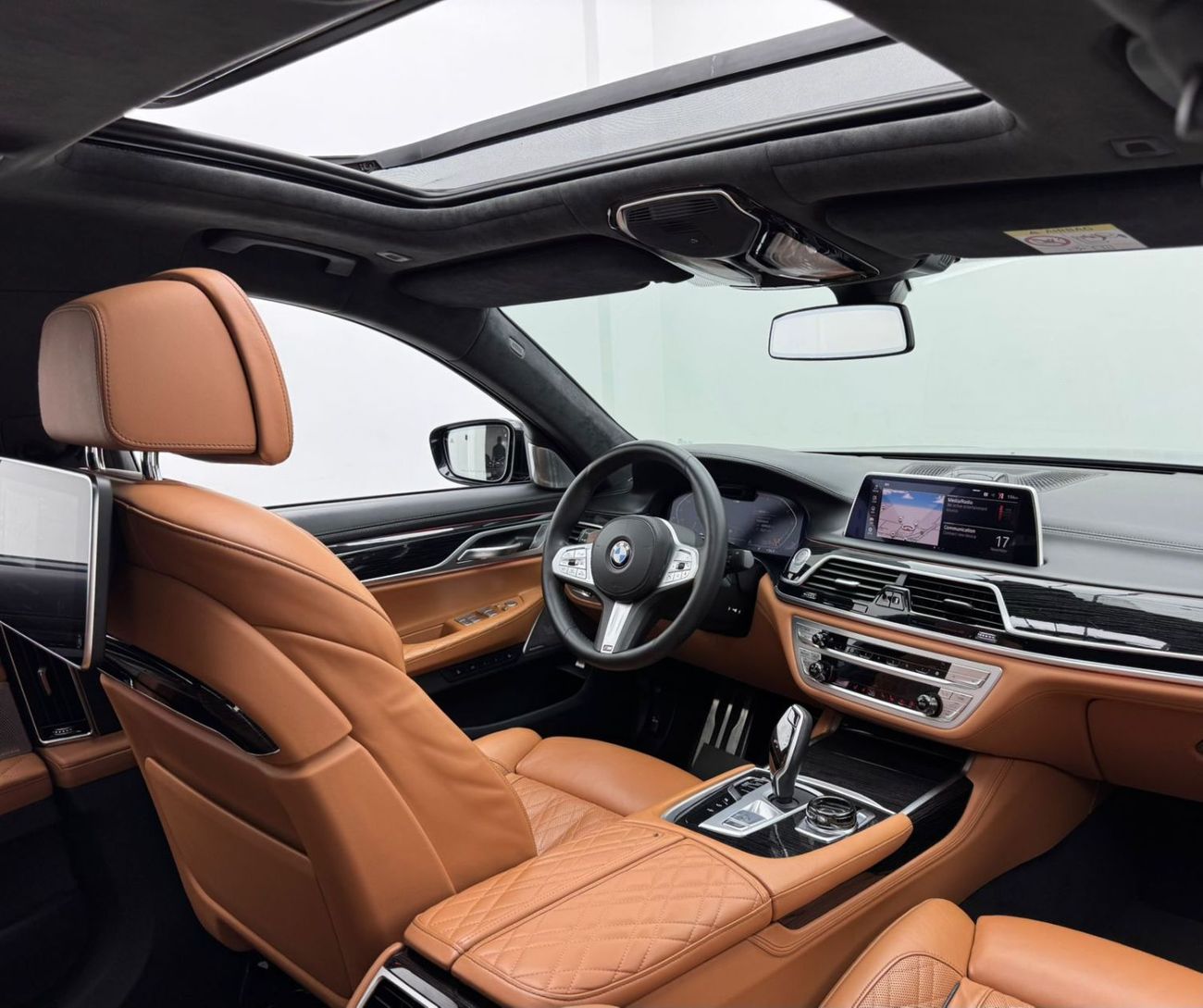 BMW 750Li xDrive 4.4L (530 HP) 2020 BMW 750Li xDrive M-Sport, Full Service History, 1 Year Warranty, GCC