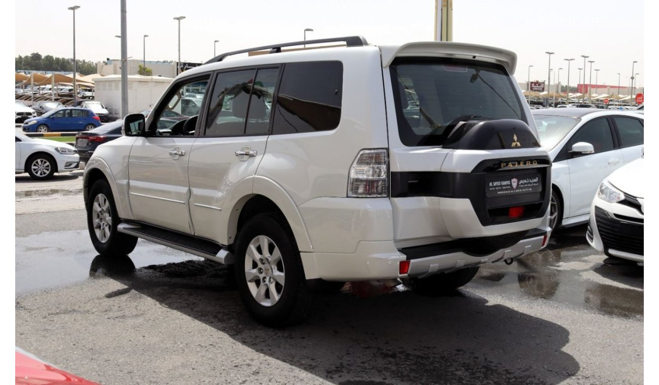 Mitsubishi Pajero GLS Mid ACCIDENTS FREE - GCC - MID OPTION - PERFECT CONDITION INSIDE OUT