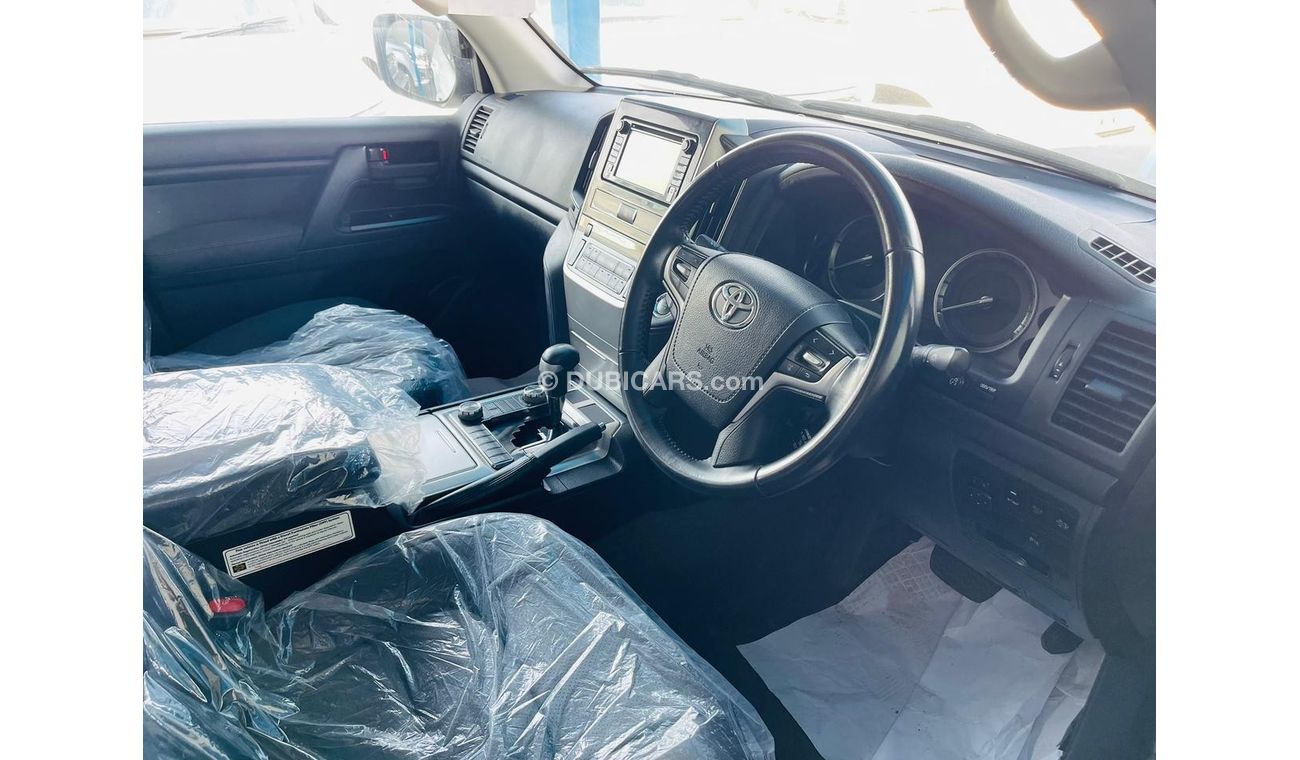 تويوتا لاند كروزر VXR