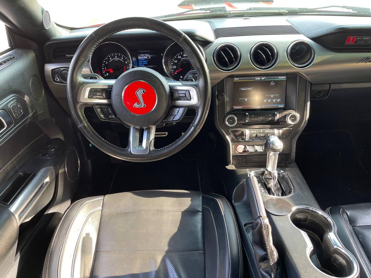 Ford Mustang GT Premium 5.0L V8 GT / 5.0L V8 / SPECIAL CALIFORNIA / SHELBY KIT / LEATHER / LOW MILEAGE / BLIND SP