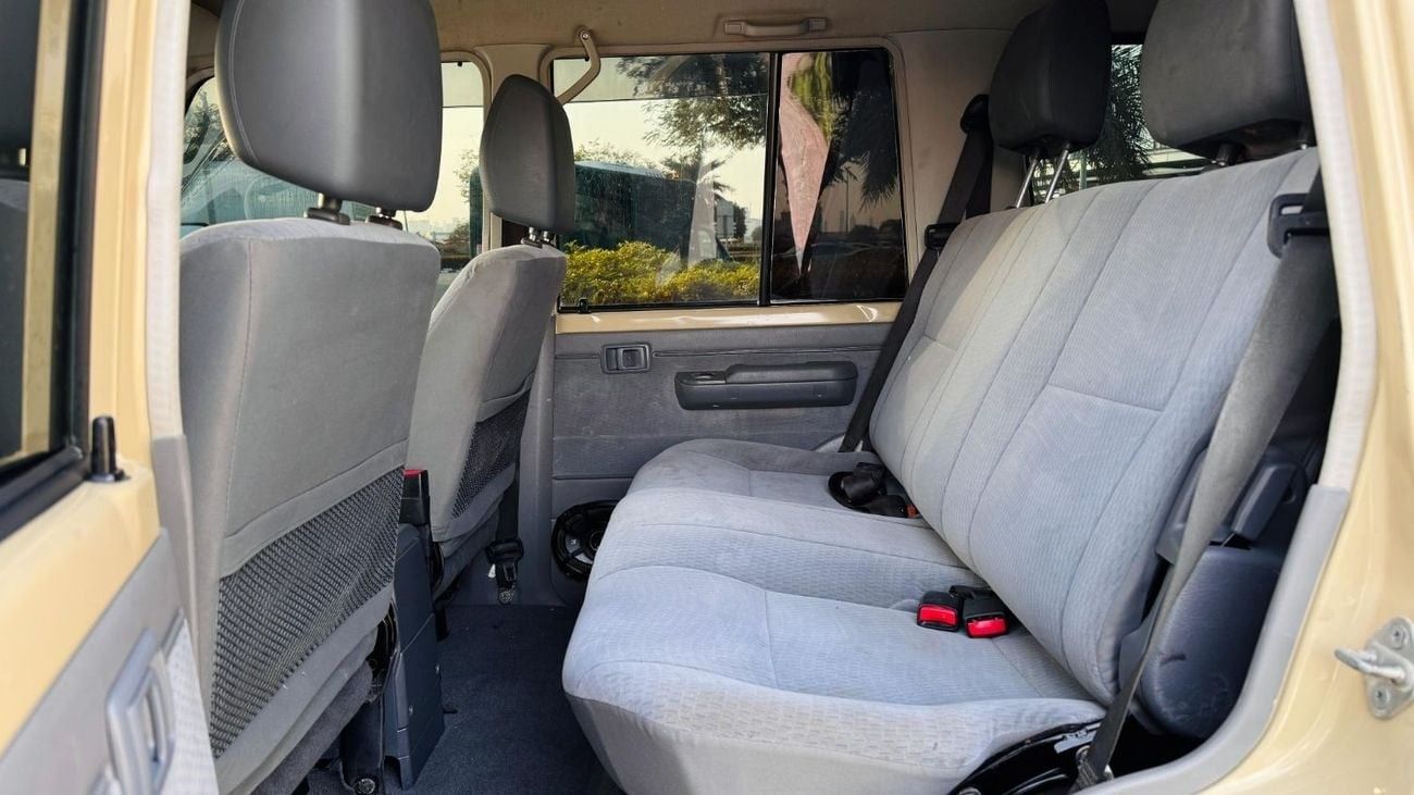 Toyota Land Cruiser 70 PREMIUM ROOF RACK WITH SIDE AWNING CAMPING TENT | 4.5L DIESEL ENGINE | MANUAL TRABSMISSION