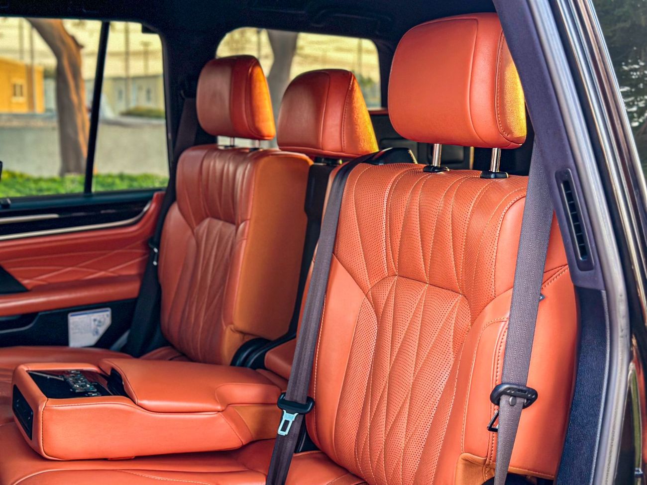 لكزس LX 570 Lexus Lx570s Signature Black Edition 5.7L / Gcc Specification