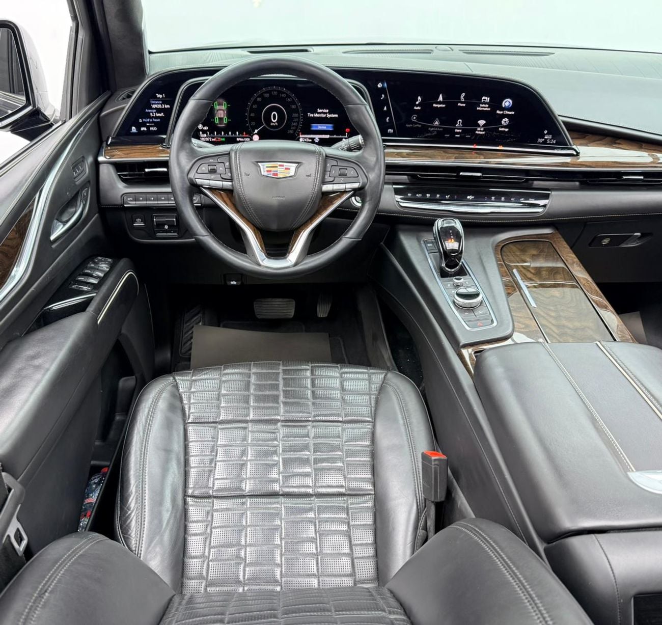 كاديلاك إسكالاد Premium Luxury Platinum 6.2L 4WD