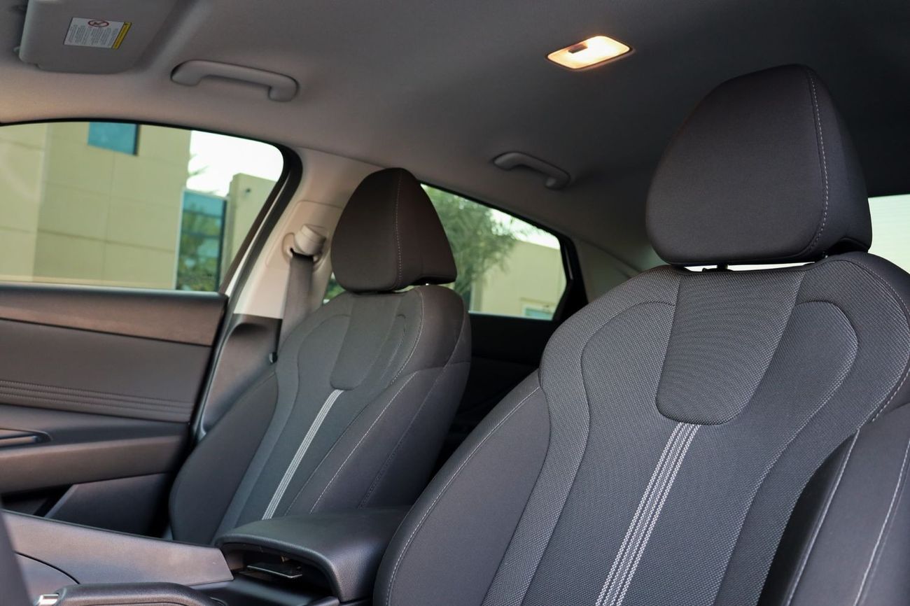 Hyundai Elantra Hyundai Elantra Comfort 2023 GCC under Agency Warranty with Flexible Down-Payment/ Flood Free.